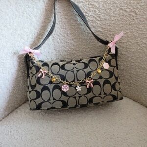 💗 Coach Black Monogram Shoulder Bag 💗